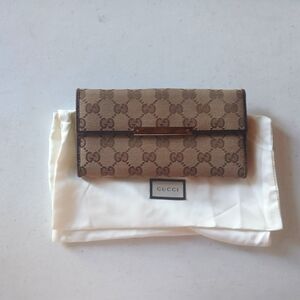 Authentic Gucci GG Long Waller w/dustbag